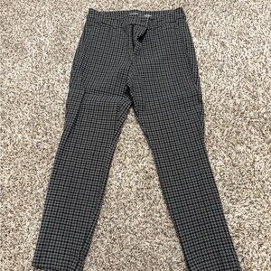 Old Navy Women's Black and Gray Checkered Ankle Pants